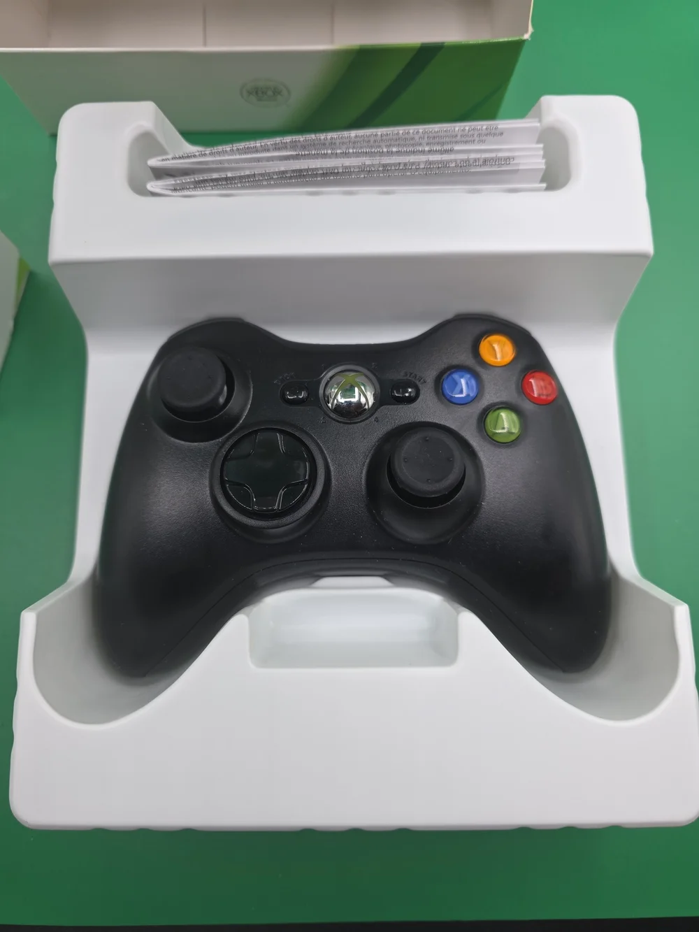 Official Xbox 360 Wireless Controller + Nyko Dual Charge Base 360 S Bundle
